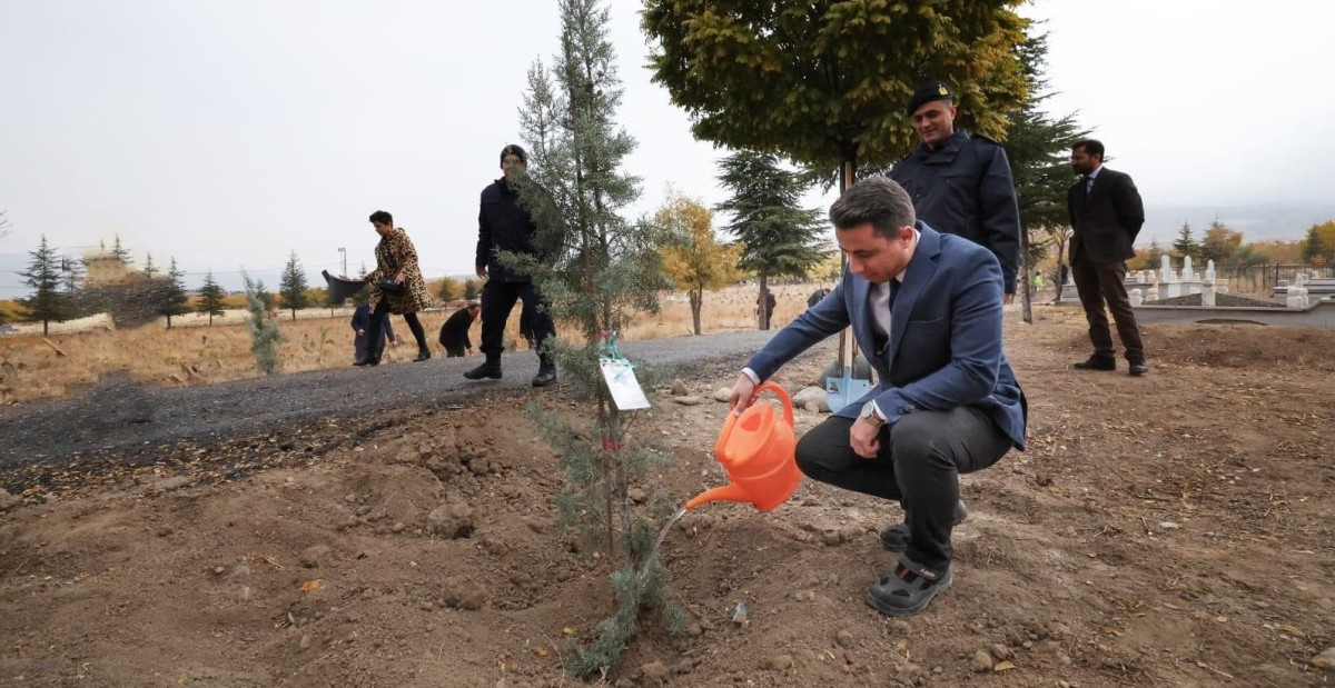 350 fidan toprakla buluştu