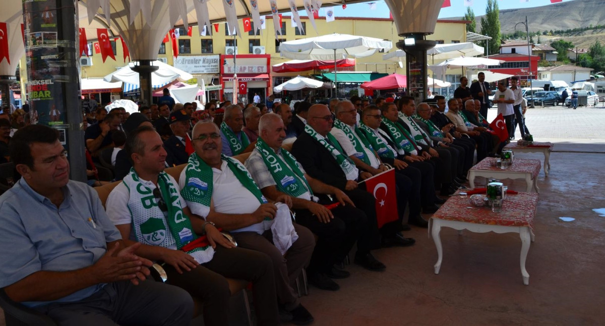 71.Güreş Festivali kortejle başladı