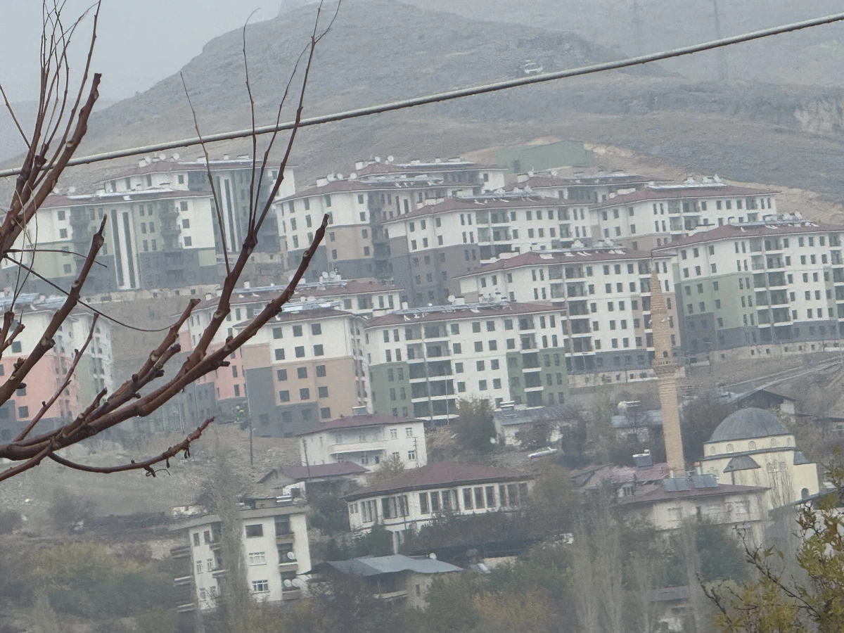 8 mahalleye elektrik iletişim hattı 