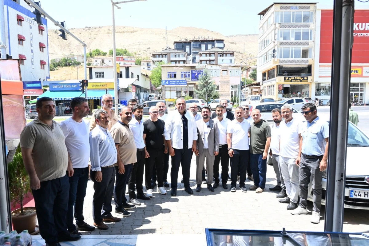 Anahtar Parti Heyeti Esnafla Buluştu
