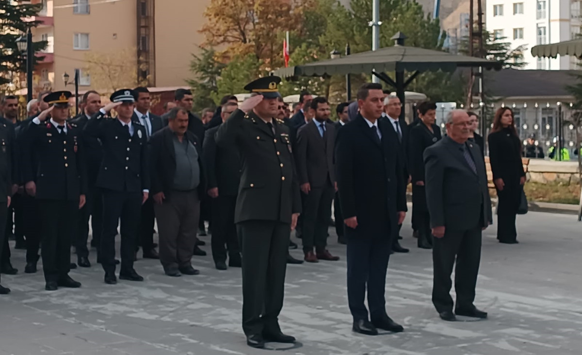 Büyük Önder Saygı ile Anıldı