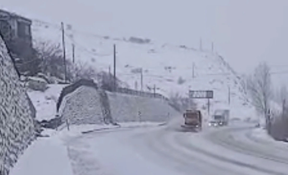 Darende&ndash;Malatya ve Darende&ndash;G&uuml;r&uuml;n Kapandı