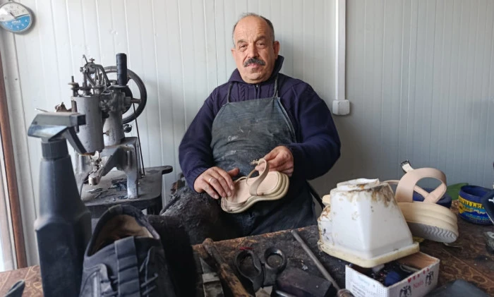 Gençler Telefonda, Zanaat Çıraksız!