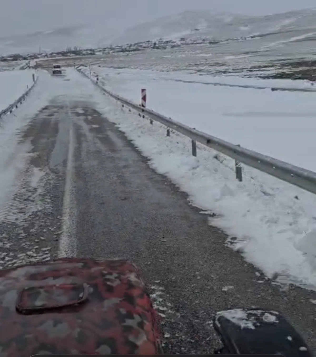 Mahsur Kaldı, Evde Ağırlandı