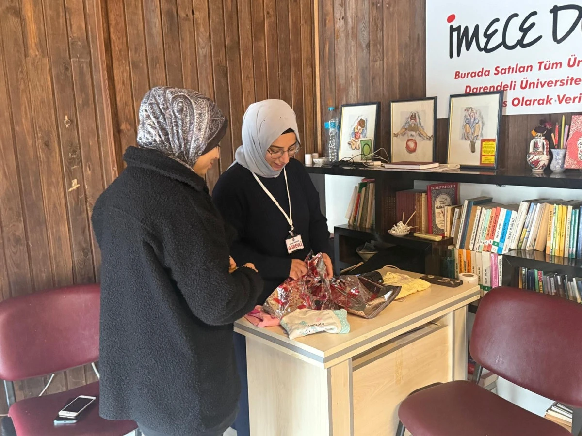 Oyuncak ve &ccedil;orapla eğitime destek olun!