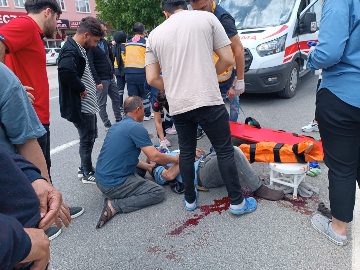 2 motosiklet çarpıştı: 2 yaralı