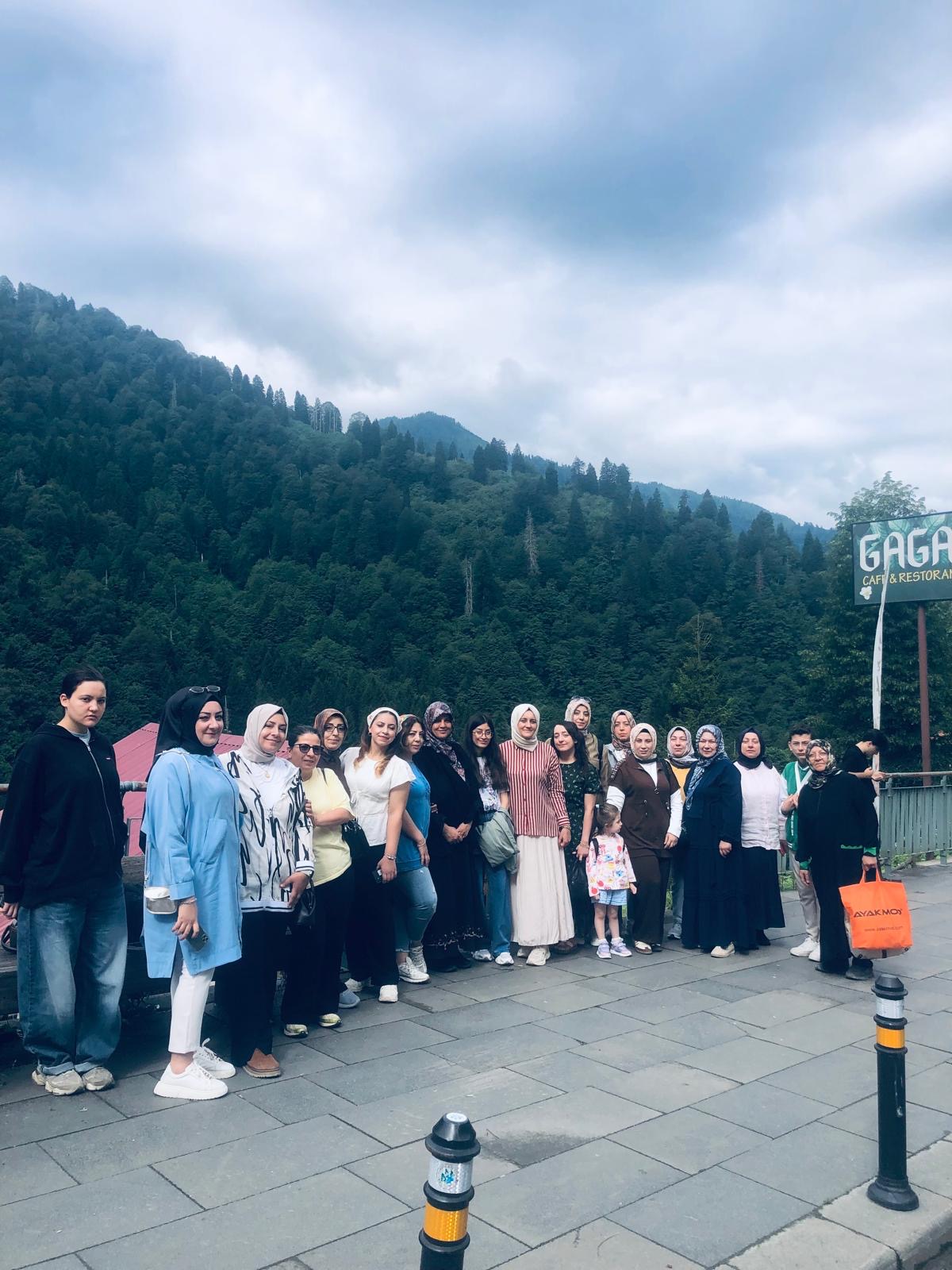 Darendeli 25 kadın Karadeniz’e hayran kaldı