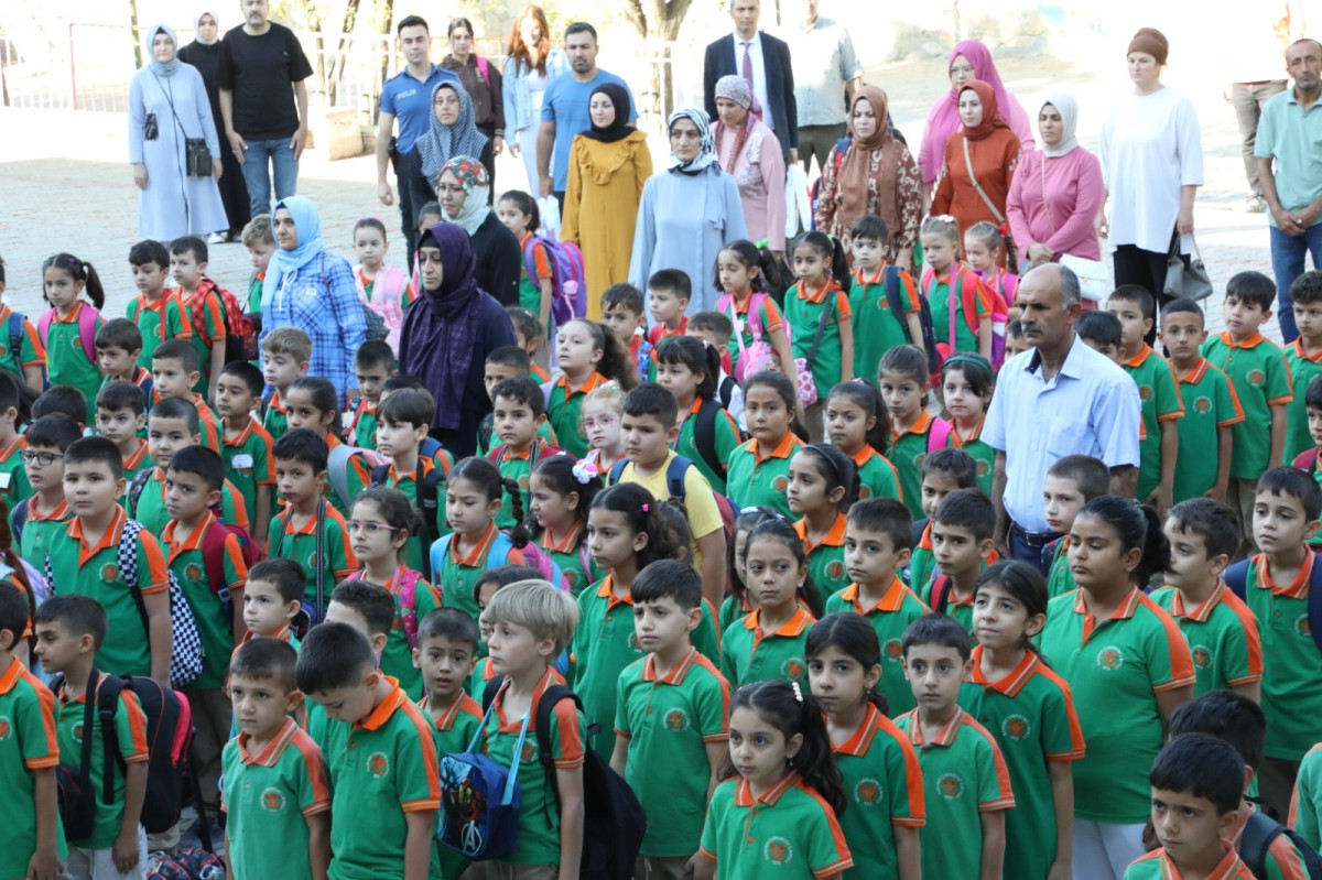 4 bin 350 öğrenci dersbaşı yaptı
