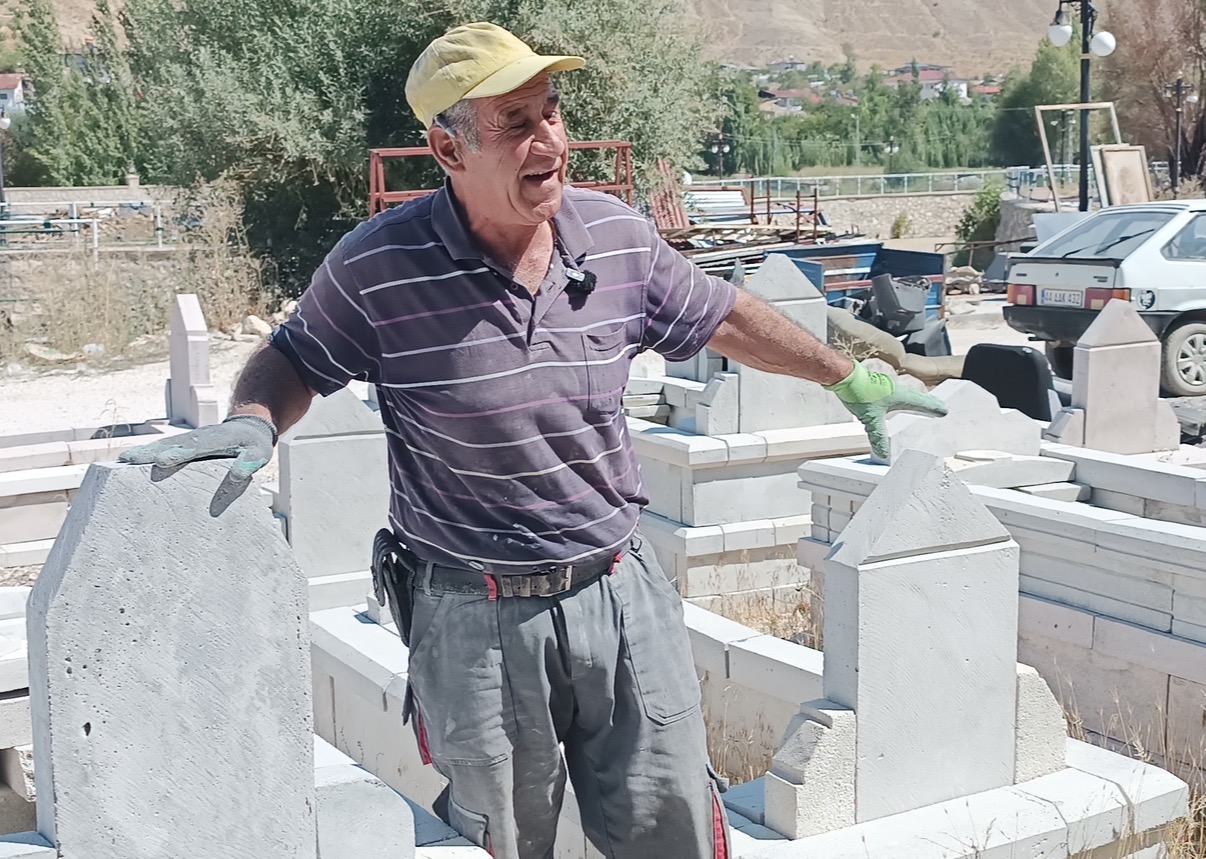 Son Taş Ustası, Çekiç Seslerinin Susmasından Korkuyor