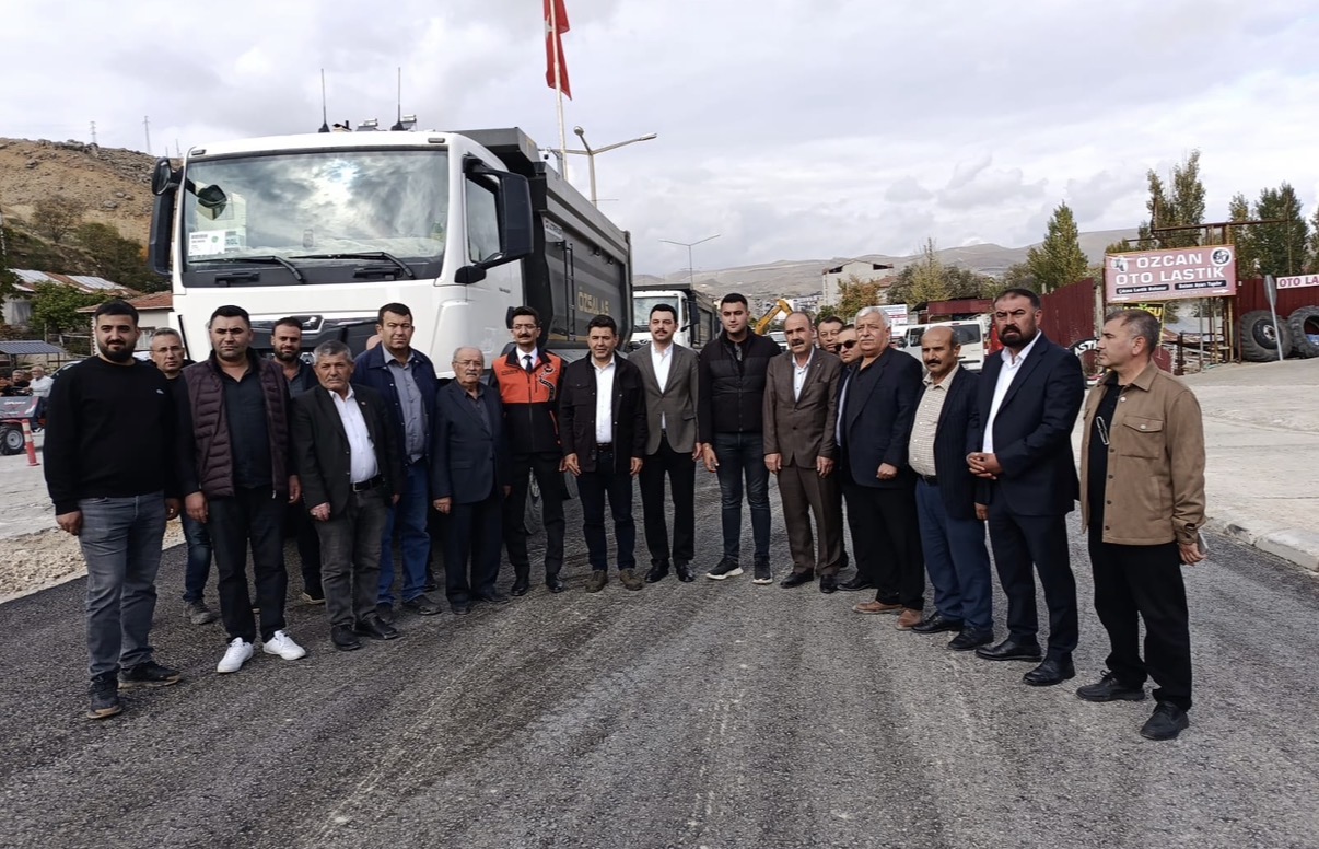 Bakan Boyraz, Sıcak Asfalt Çalışmalarını İnceledi