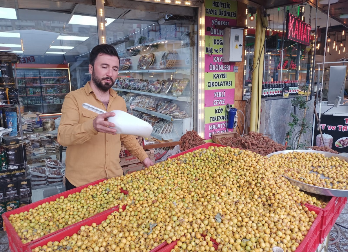 Alıç tezgahlara 30 liradan giriş yaptı