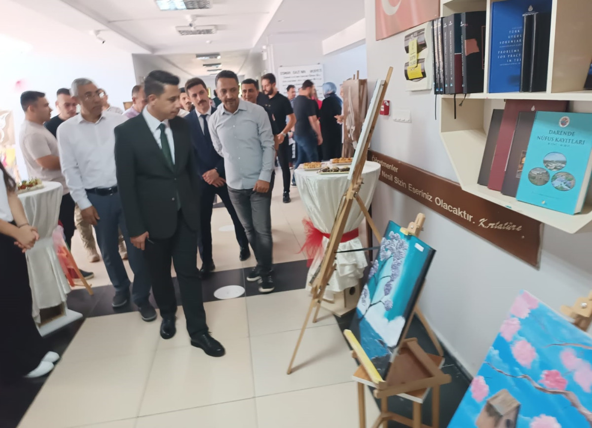 Anadolu Lisesi’nde Resim Sergisi Açıldı