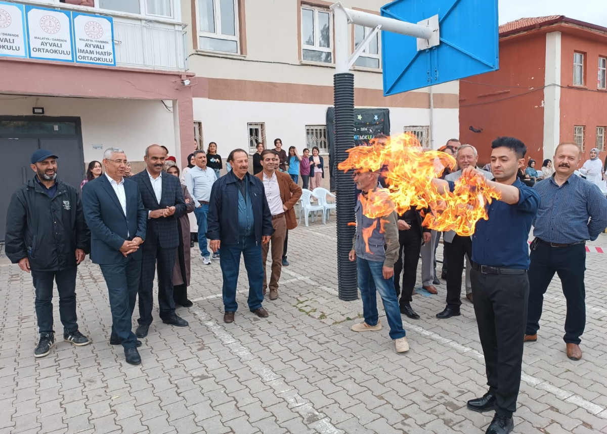 Ayvalı’da Bilim Fuarı