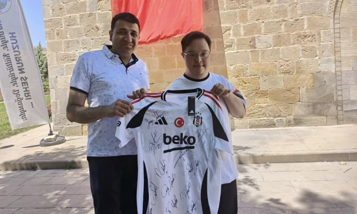Burak’a Beşiktaş Sürprizi