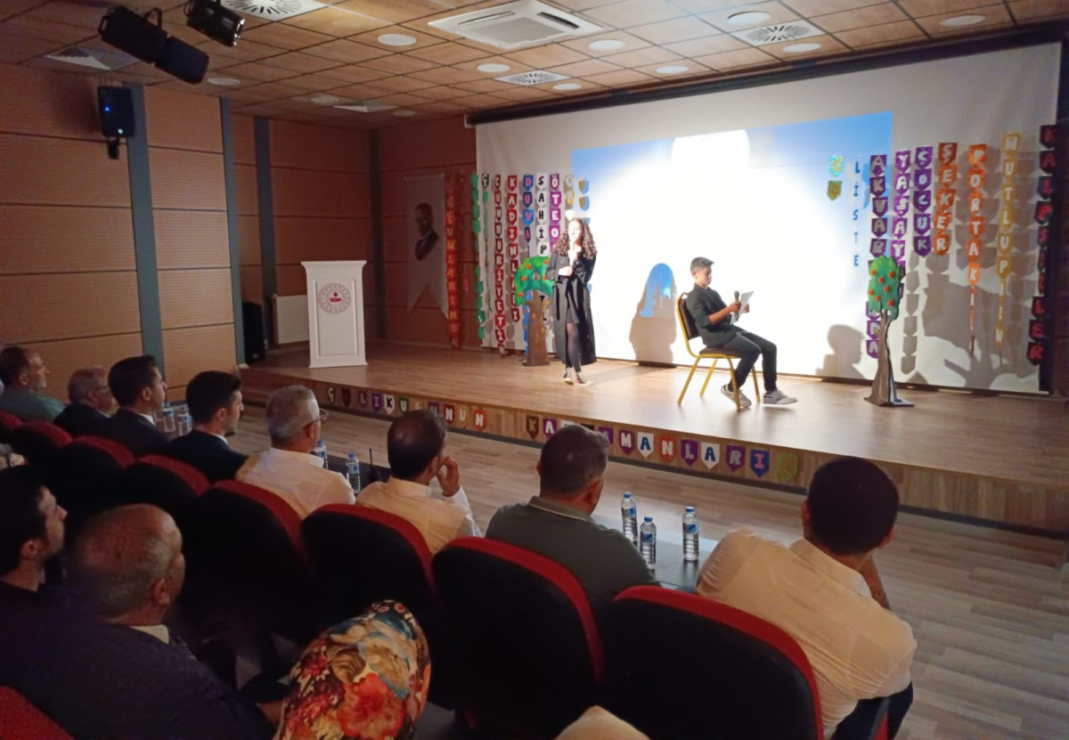 “Çalıkuşu’nun Kahramanları” sahnelendi