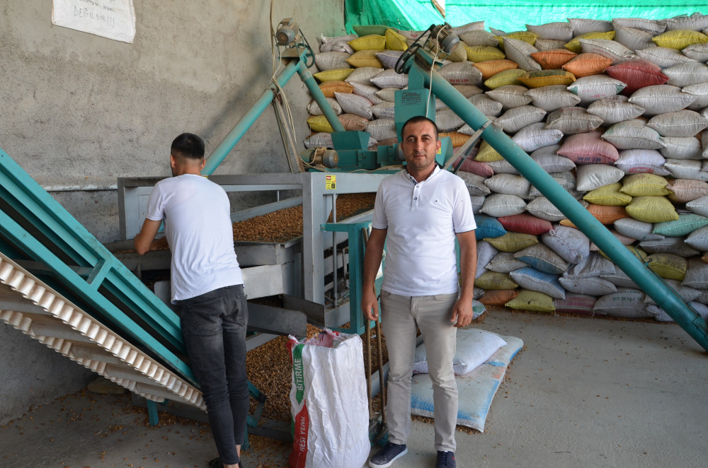 Çekirdek kabuk paraları  öğrencilere burs oluyor