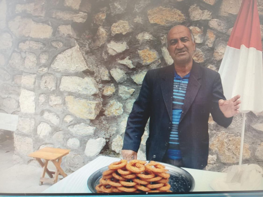 Çeşme yanında tatlı keyfi