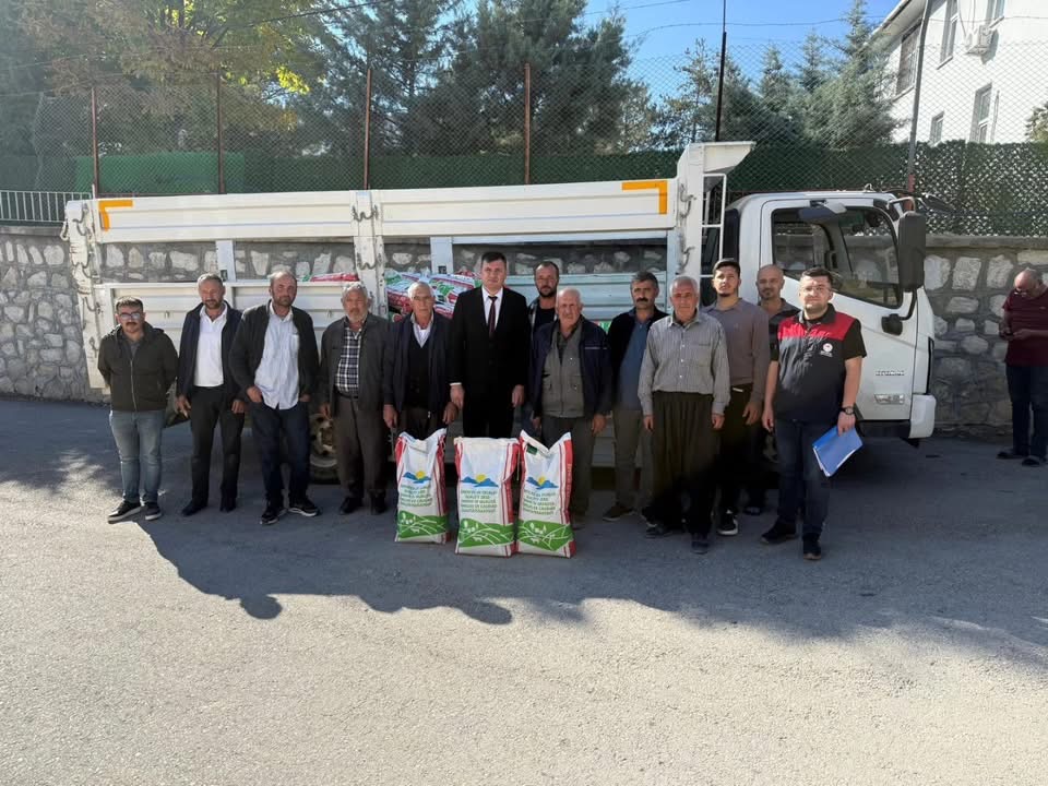 21 Üreticiye 3 Bin 50 Kilogram Yem Bitkisi Tohumu Desteği
