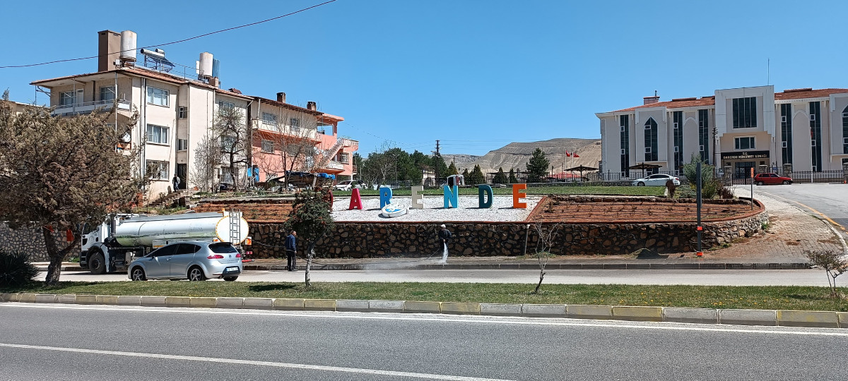 Darende Sokaklarında Bayram Temizliği