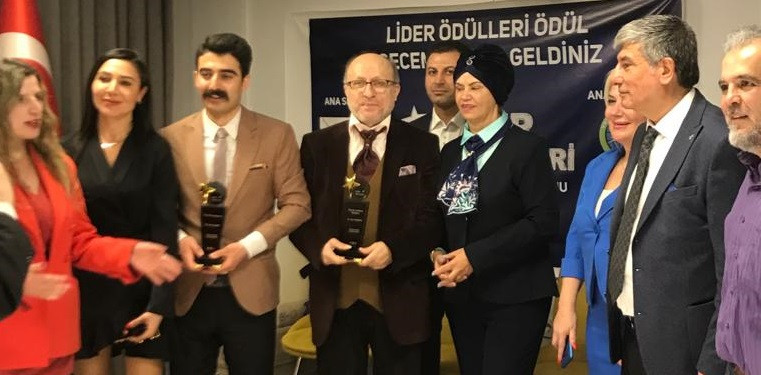 Darendeli Yıldırım’a Yılın Sanatçısı Ödülü