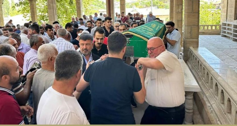 Ertan Yiğit, oğlunun yanına gömüldü