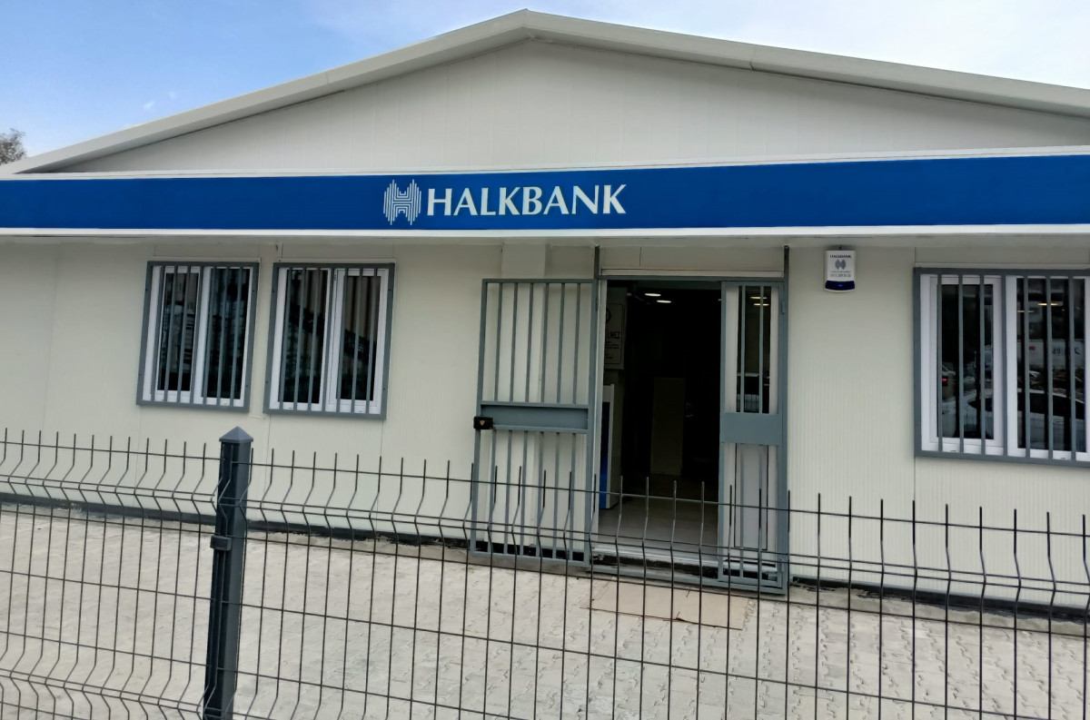 Halk Bankası, yeni yerine taşındı