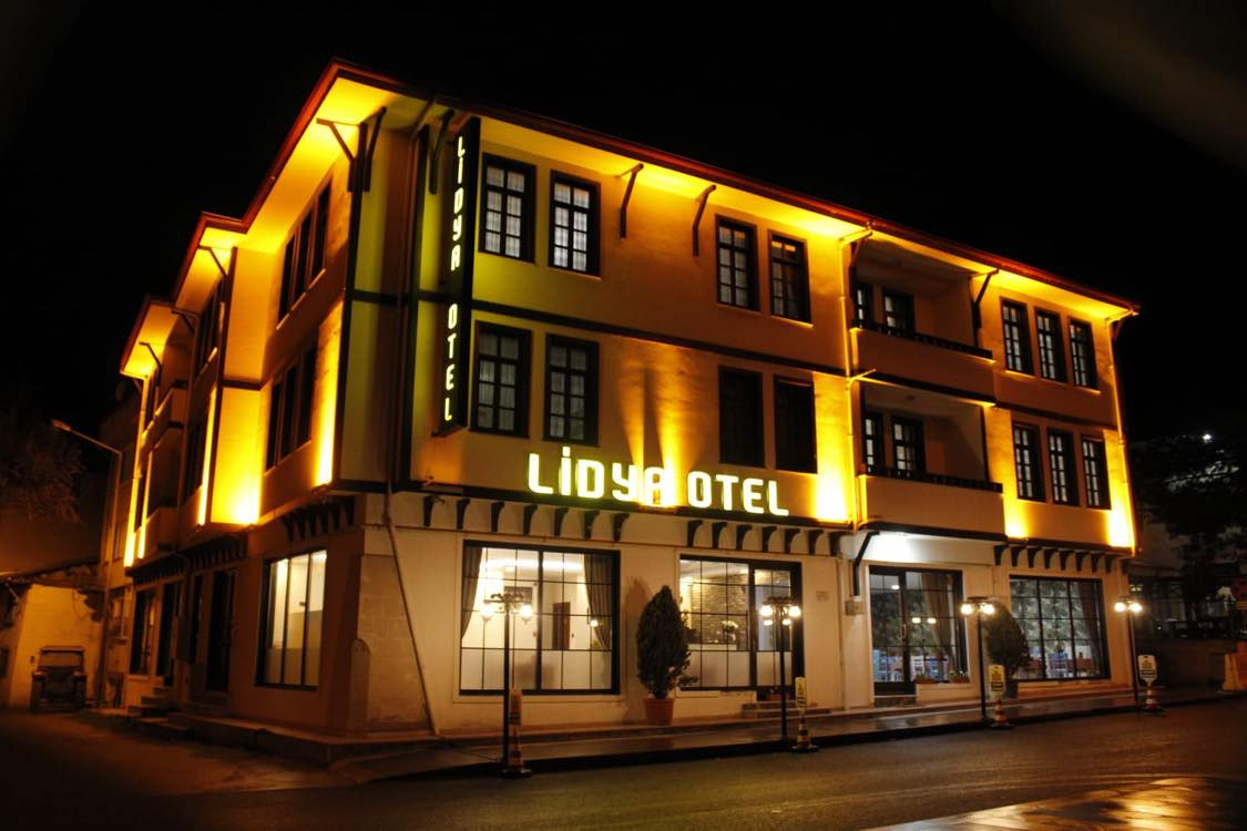 Hizmet Sektöründe Başarılı Bir Darendeli