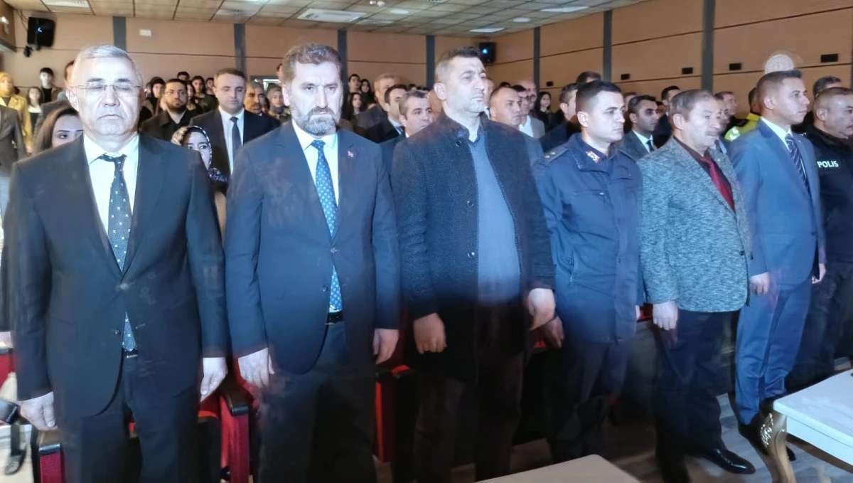 İstiklal Marşı Rehber Olmalı