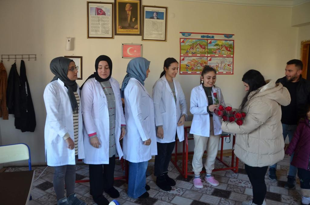 İYİ Parti, Öğretmenleri Unutmadı