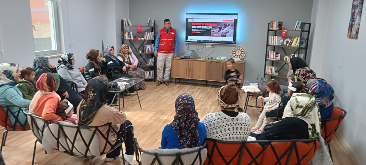 Kadınlara, Kızılay anlatıldı