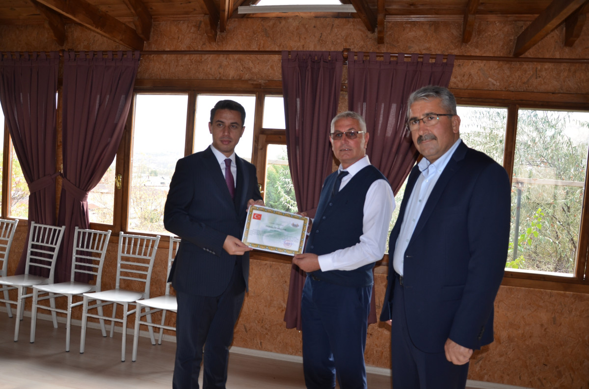 Kahraman Şoföre Plaket