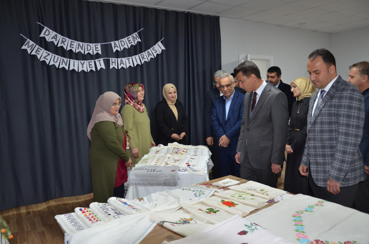 Kursiyerler Eserlerini Sergilediler