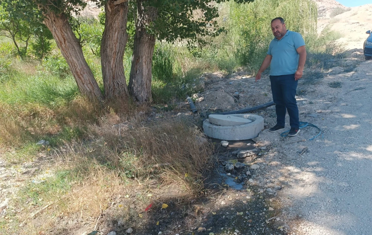 Lağım Suyu Akıyor, Herkes Bakıyor!