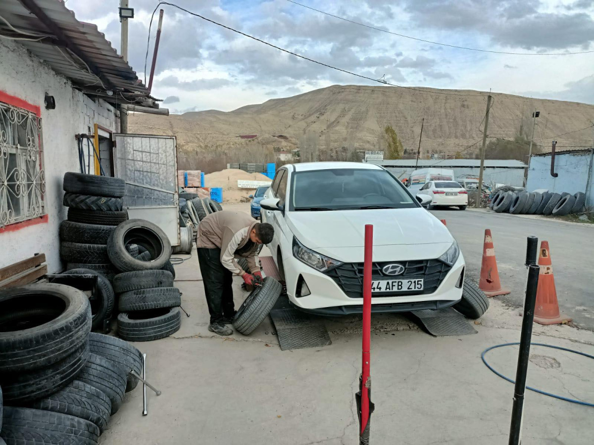 Lastikçilerde 'de Kış hazırlığı