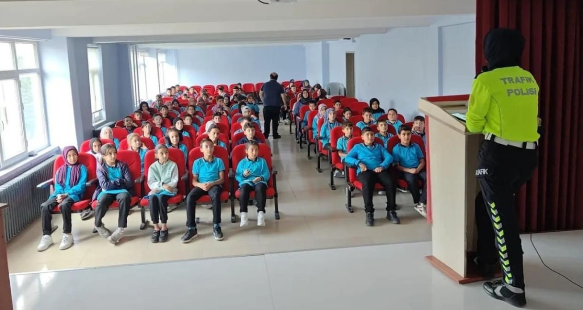 Öğrencilere trafik eğitimi