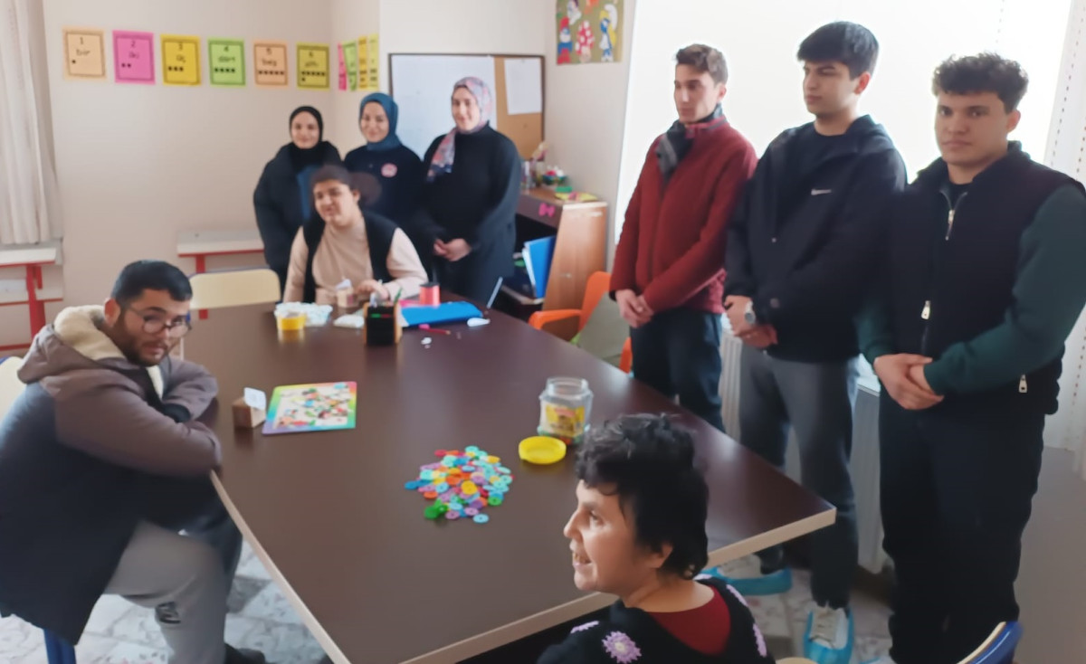 Özel Okuldan Özel Öğrencilere Ziyaret