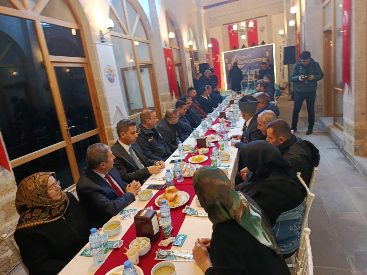 Şehit ve gazi ailleleriyle iftar