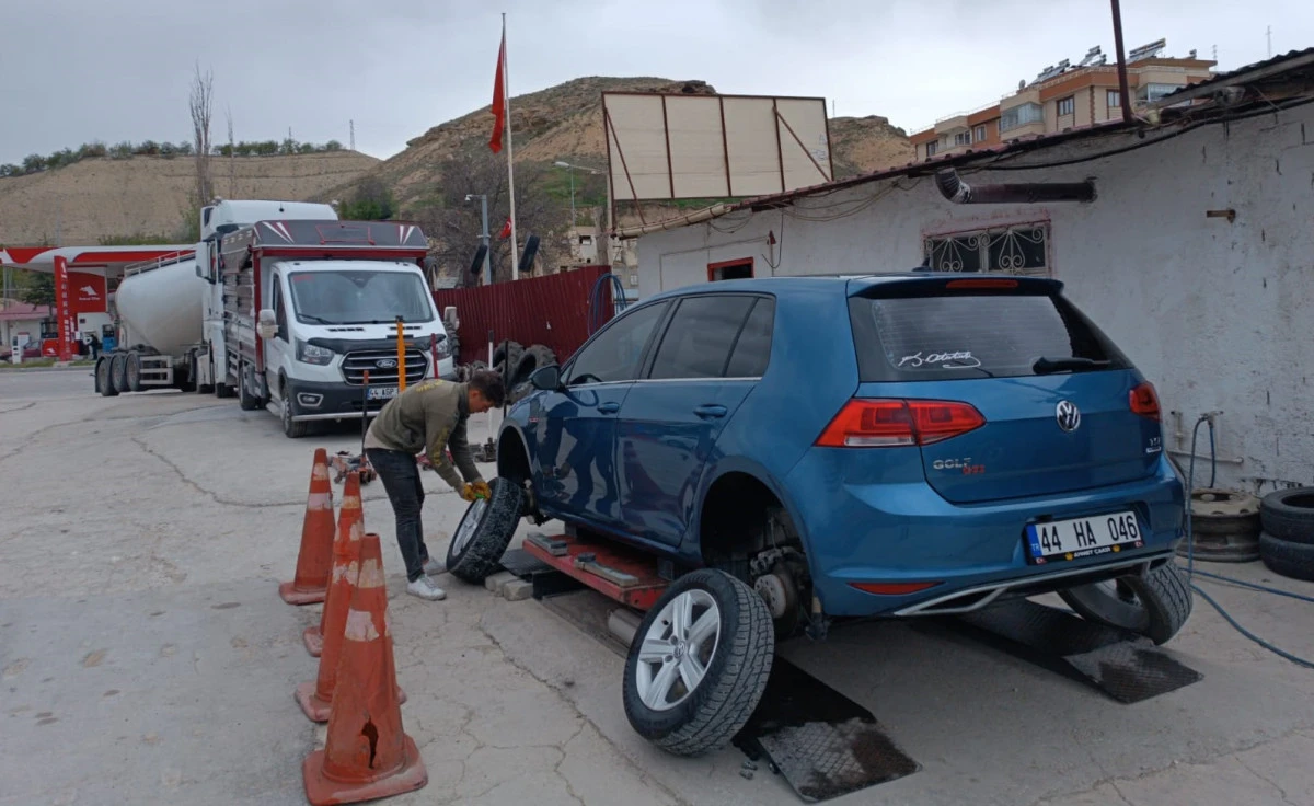 Sürücüler Lastik Sırasına Girdi