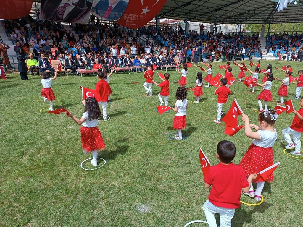 Yoğun katılımlı kutlama